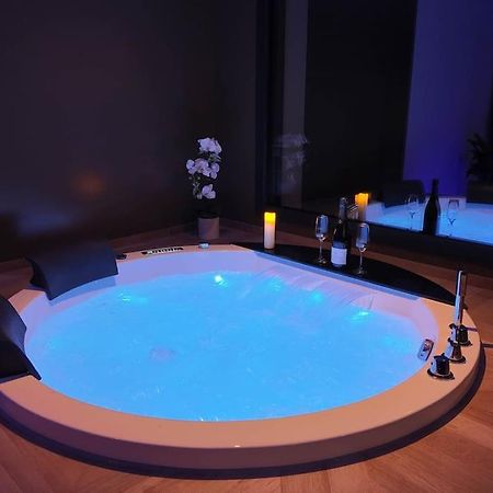 Les Suites Du Payre - Suite Passion Talmont-Saint-Hilaire Luaran gambar
