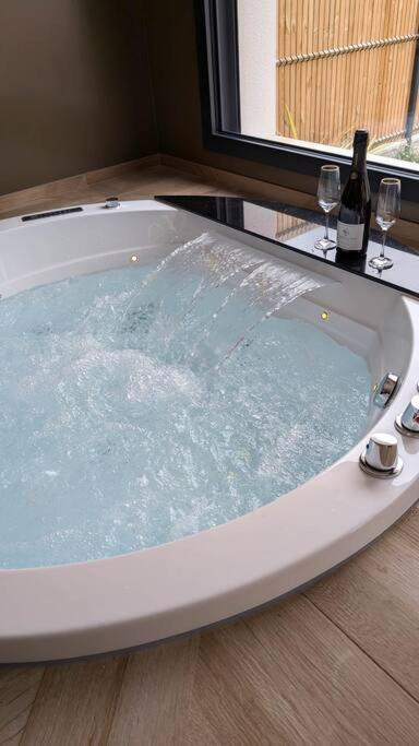 Les Suites Du Payre - Suite Passion Talmont-Saint-Hilaire Luaran gambar