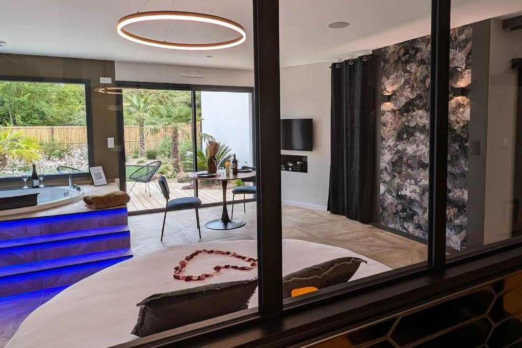 Les Suites Du Payre - Suite Passion Talmont-Saint-Hilaire Luaran gambar