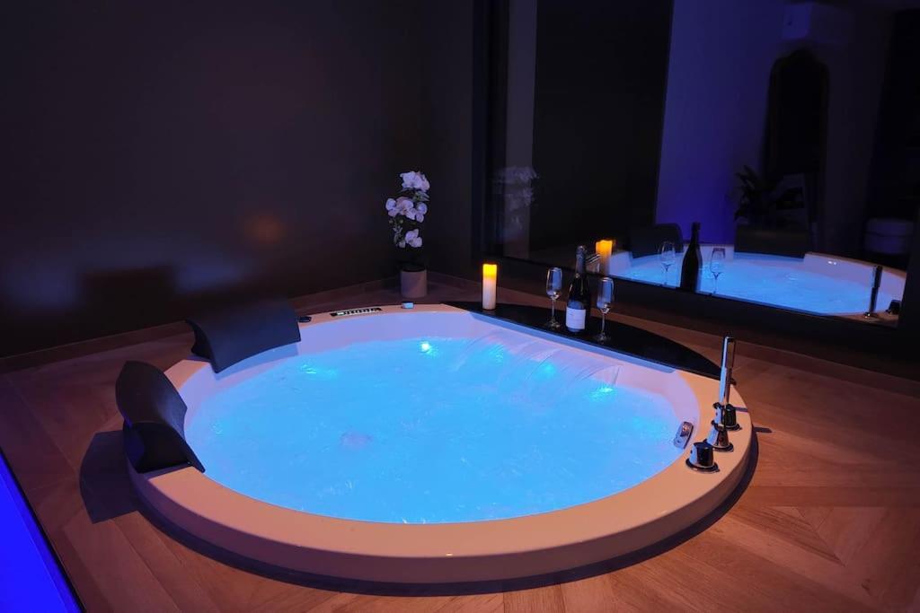Les Suites Du Payre - Suite Passion Talmont-Saint-Hilaire Luaran gambar