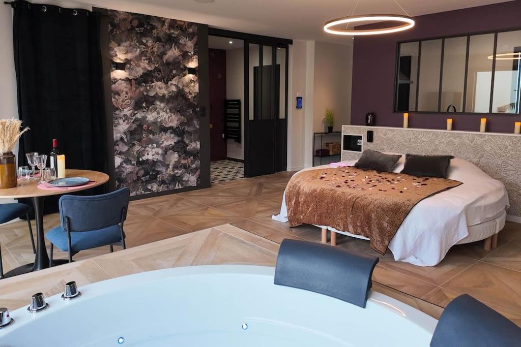 Les Suites Du Payre - Suite Passion Talmont-Saint-Hilaire Luaran gambar