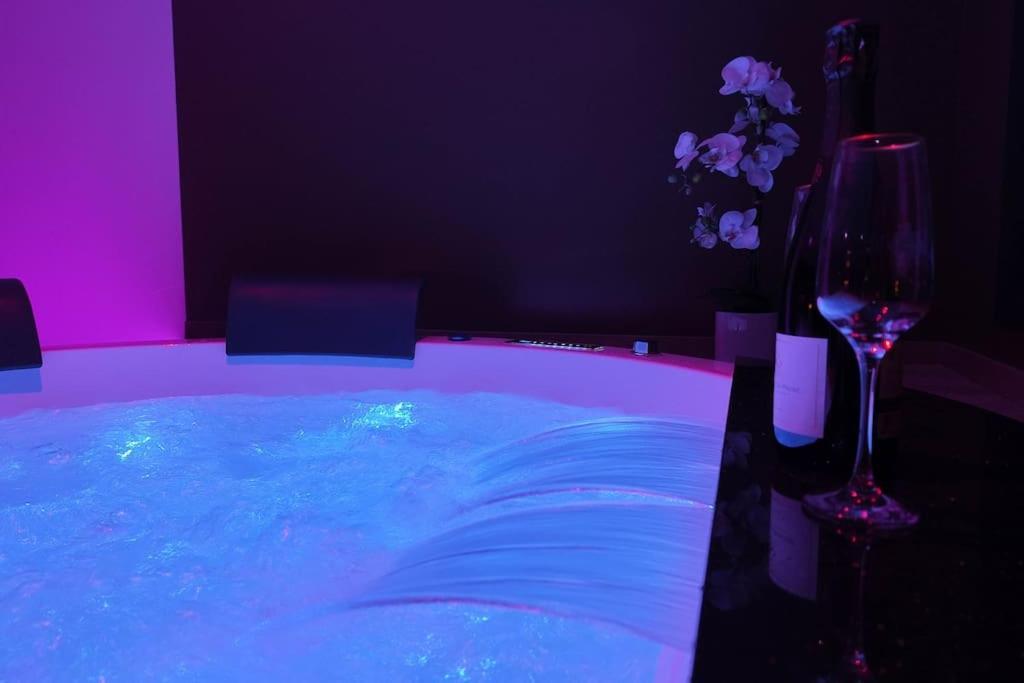 Les Suites Du Payre - Suite Passion Talmont-Saint-Hilaire Luaran gambar