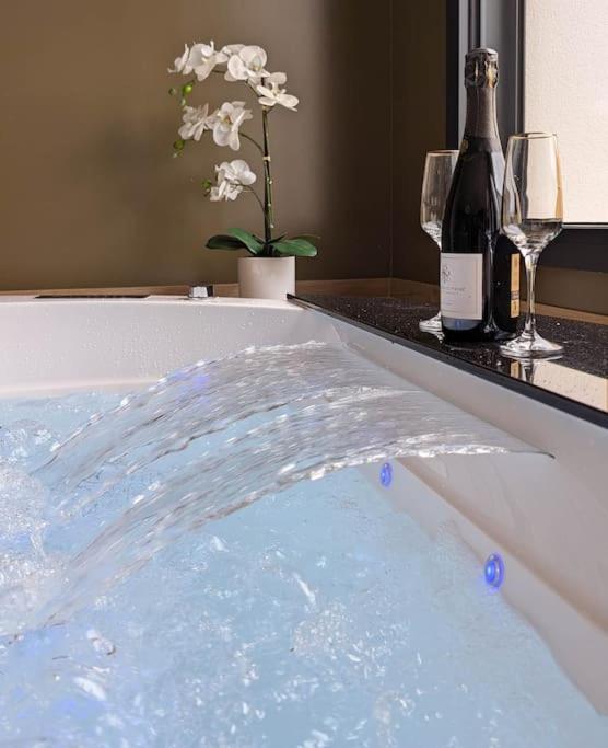 Les Suites Du Payre - Suite Passion Talmont-Saint-Hilaire Luaran gambar