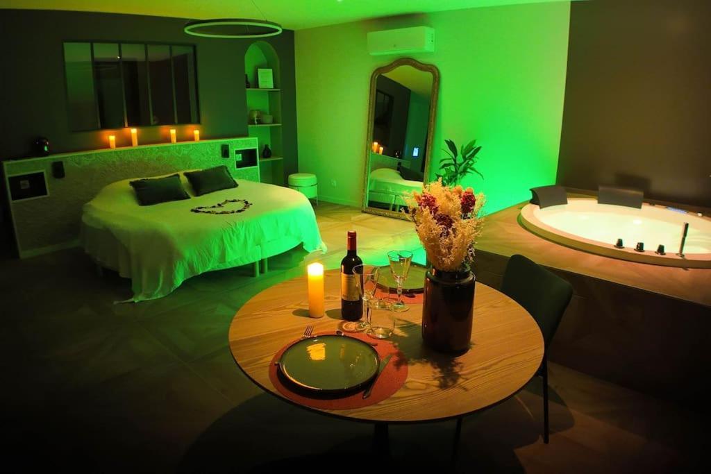 Les Suites Du Payre - Suite Passion Talmont-Saint-Hilaire Luaran gambar