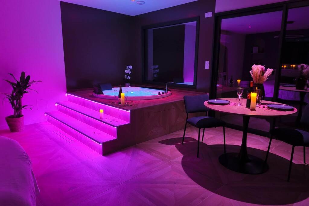 Les Suites Du Payre - Suite Passion Talmont-Saint-Hilaire Luaran gambar