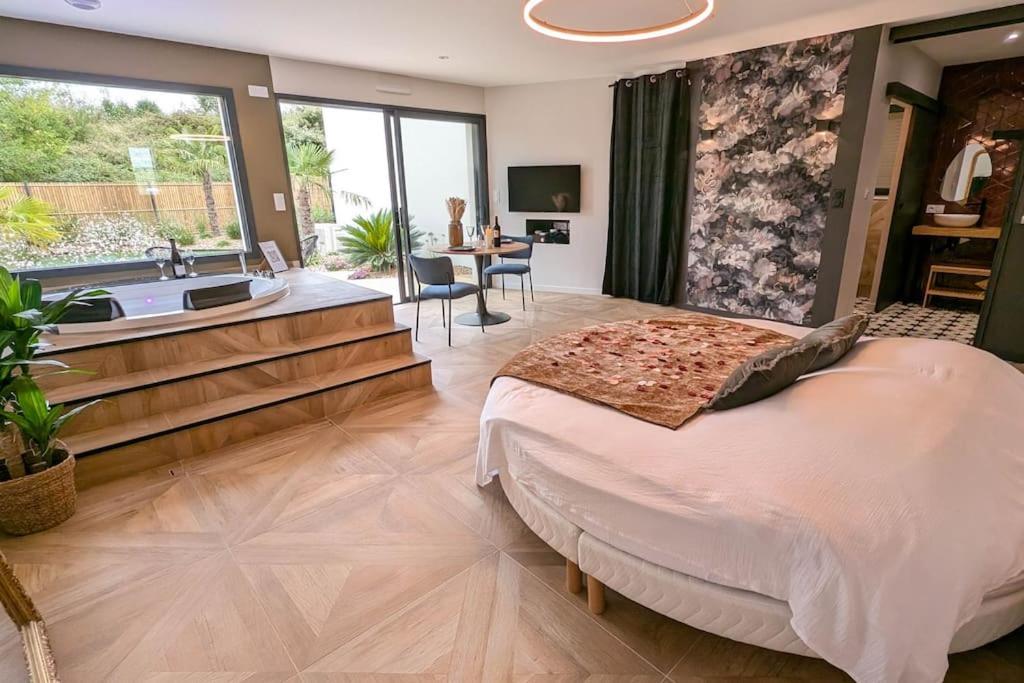 Les Suites Du Payre - Suite Passion Talmont-Saint-Hilaire Luaran gambar